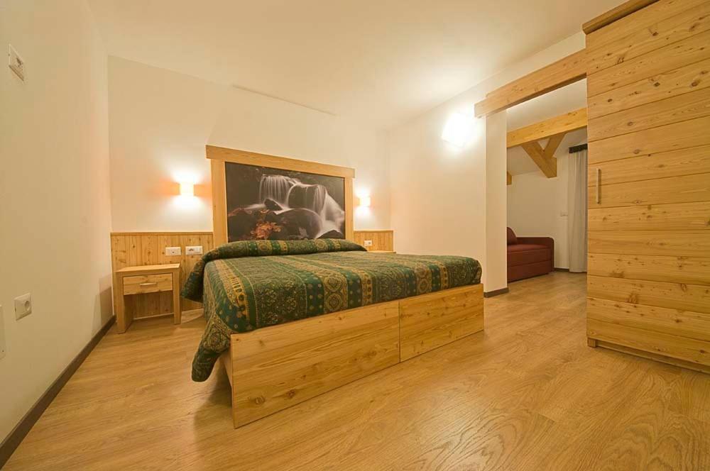 Hotel Niagara Ossana Szoba fotó