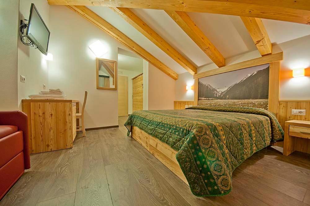 Hotel Niagara Ossana Szoba fotó
