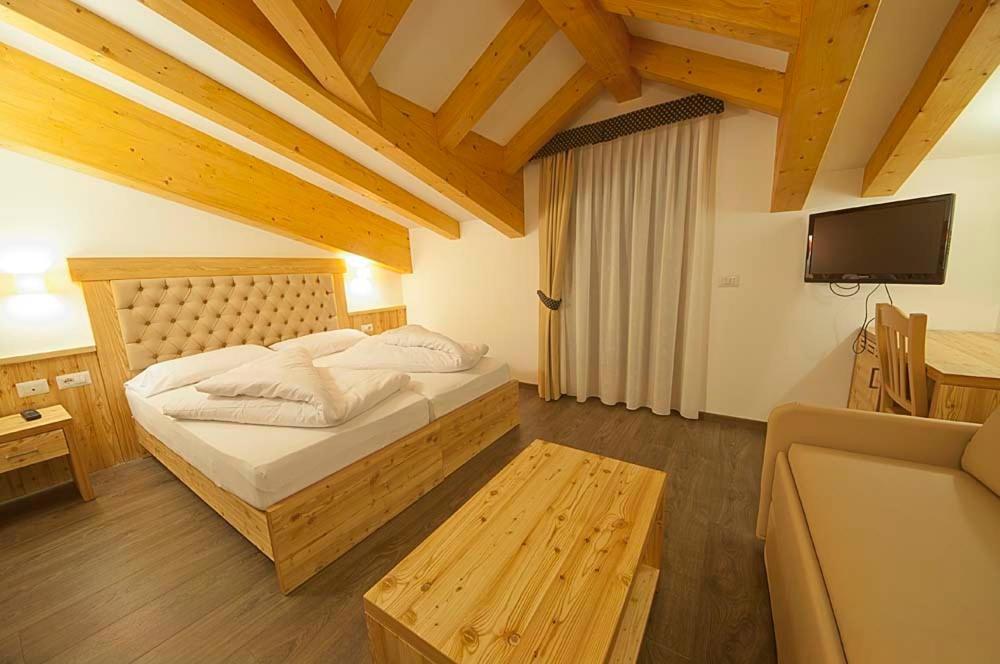Hotel Niagara Ossana Szoba fotó